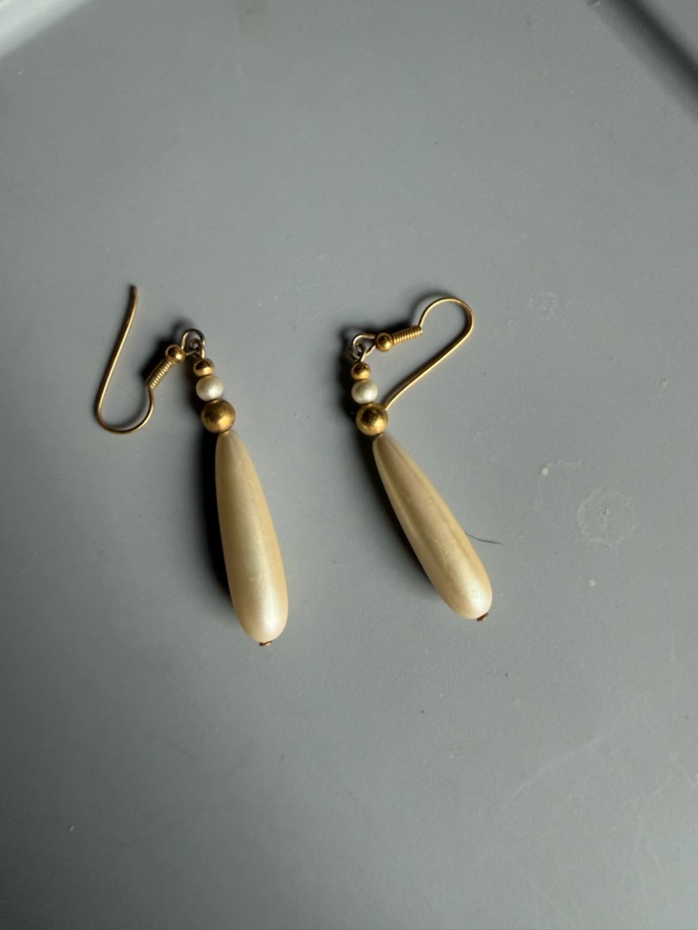 Pearl Teardrop Dangle Earrings - Cream and Gold